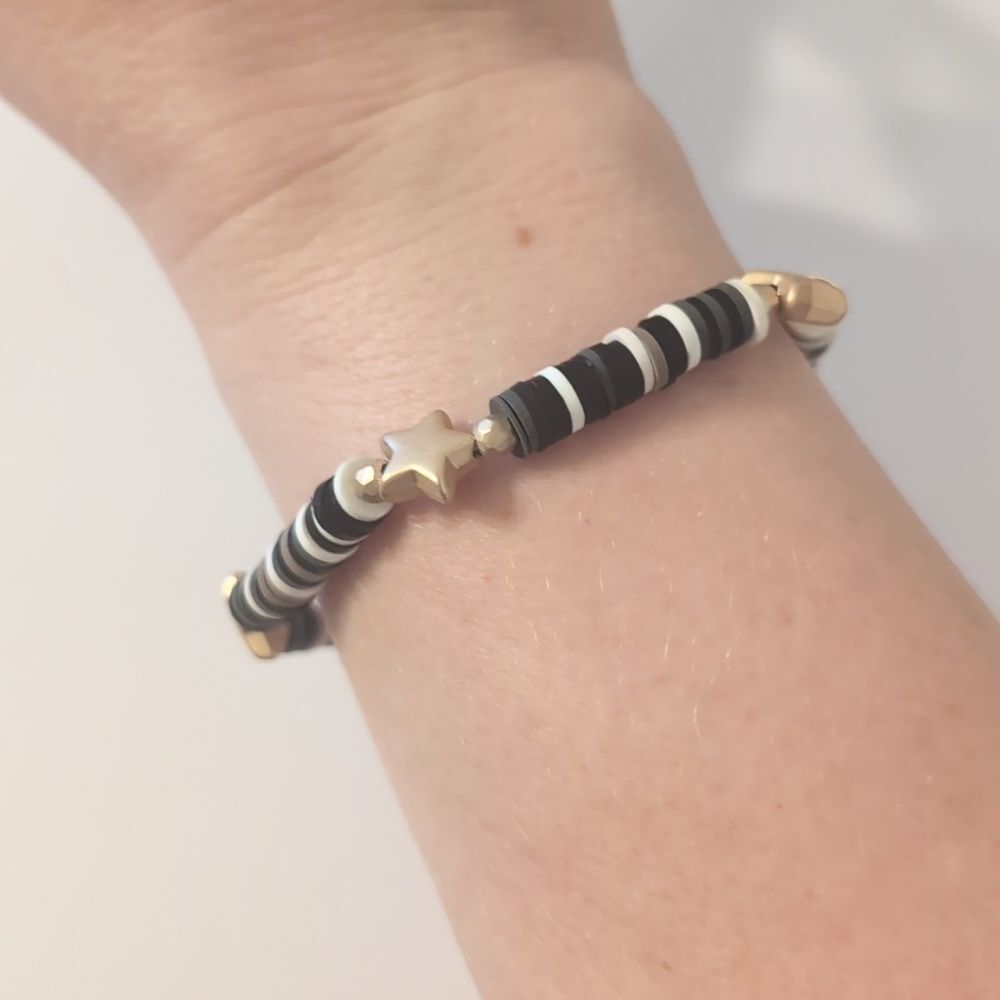 646 Black and White Heishi Gold Beaded Stretch‎ Bracelet with Gold Stars